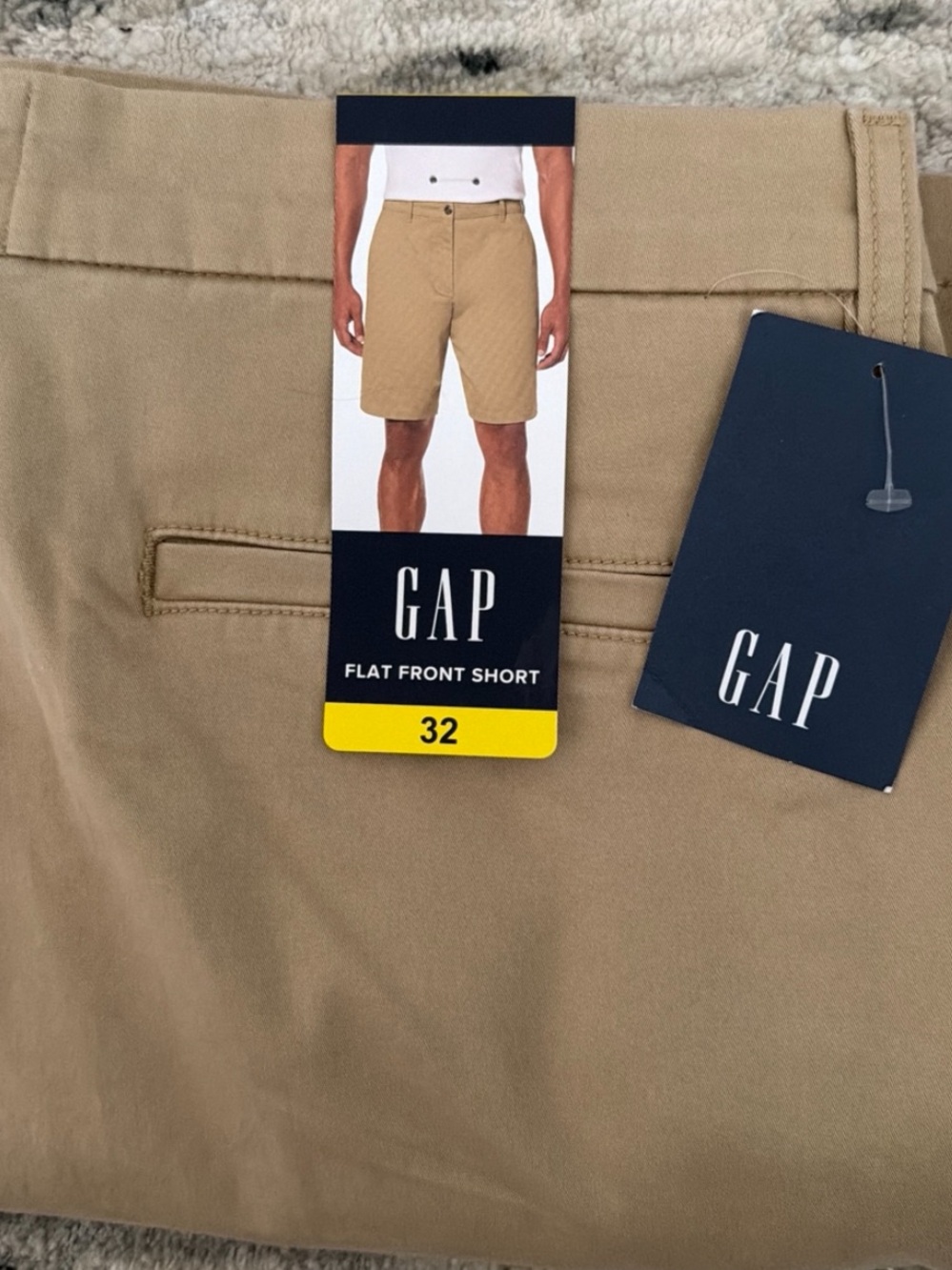 NWT GAP Mens Flat Front Shorts Beige Stretch Cotton Chino Size 32 Classic Preppy - Picture 2 of 3